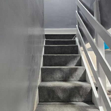 Manchester - House - Sleeps 6 - Parking - Garden Dış mekan fotoğraf